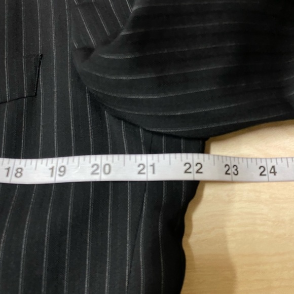 Boss Hugo Boss Mens Black Pin Striped 3 Button Suit Jacket Wool Blend Size 52 - Picture 3 of 5